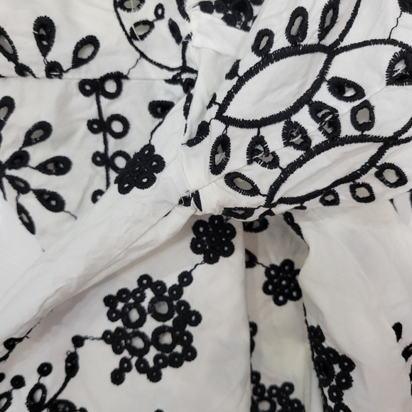 Zara Eyelet Crop Top - Picture 13 of 13